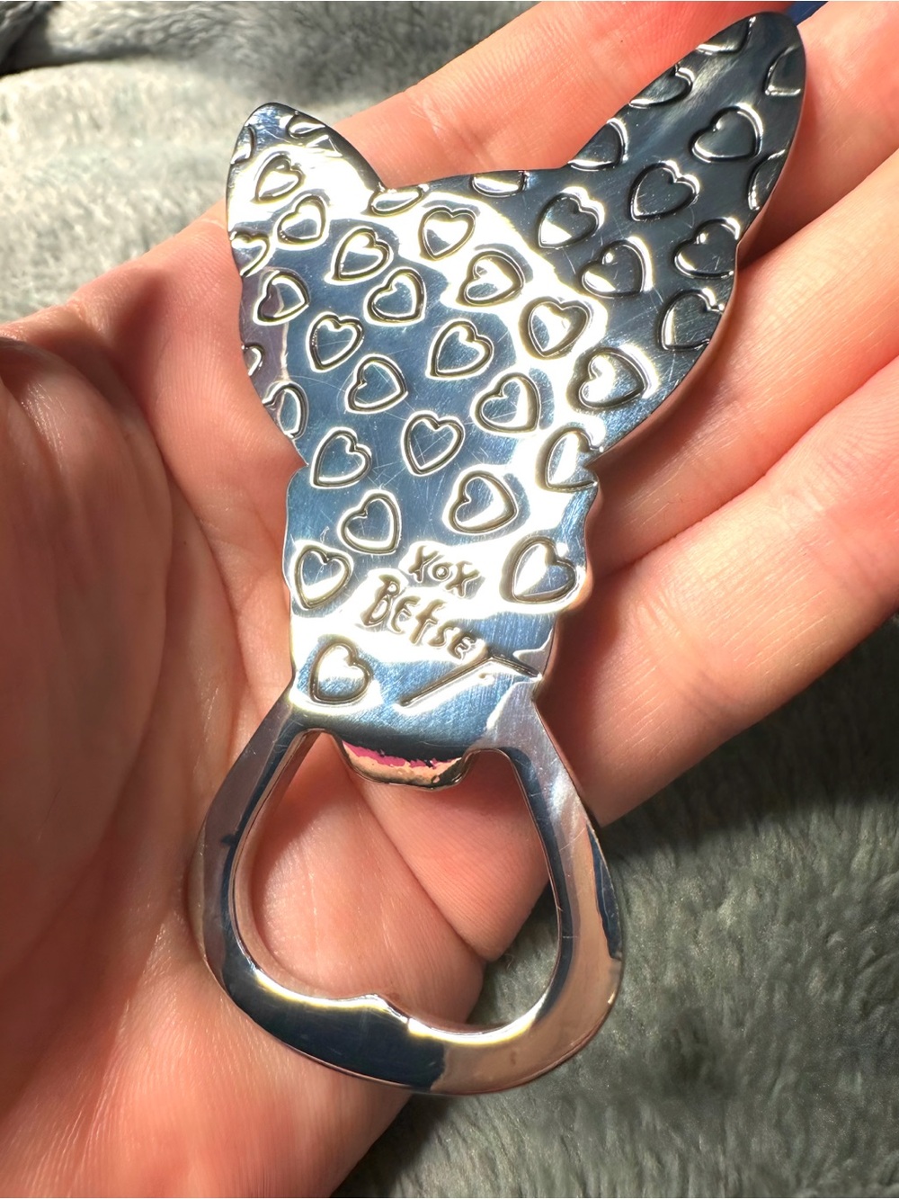 Betsey Johnson Black Cat Bottle Opener with Pink Bow and Blue Eyes - Picture 4 of 4
